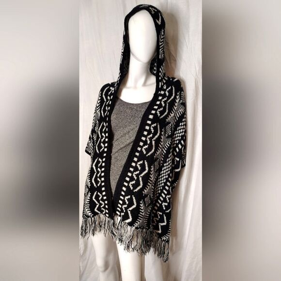 Love & Liberty Hooded  Sweater Poncho Cardigan w/ Fringe Winter Sz Small - Picture 4 of 13